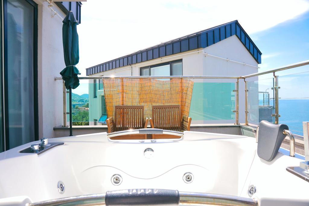 Plumeria Pension Jeju Exterior photo
