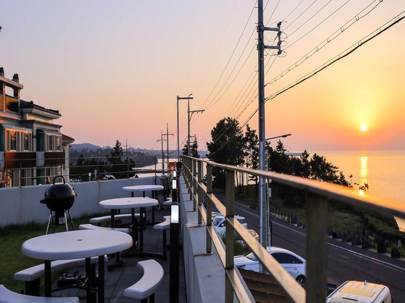 Plumeria Pension Jeju Exterior photo